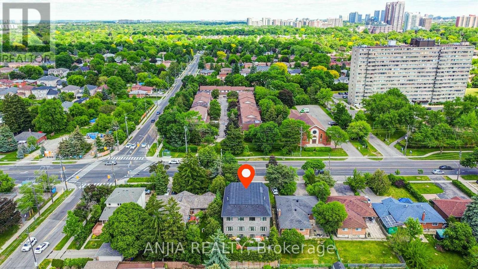 2652 VICTORIA PARK AVENUE - 4