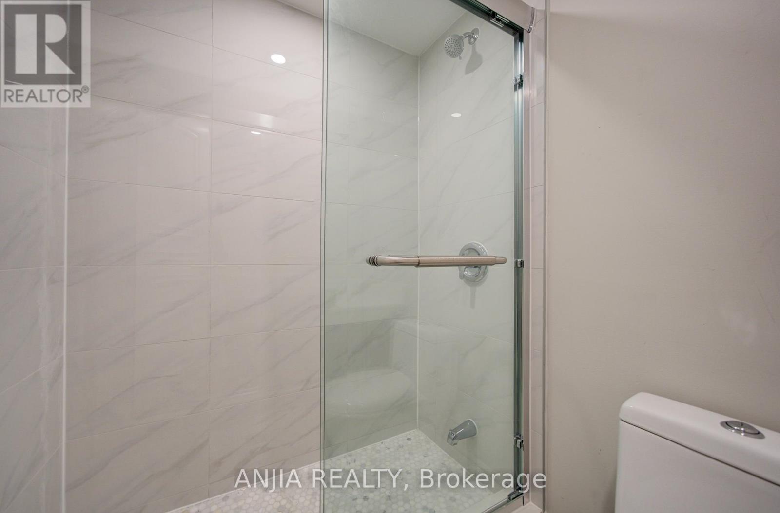 2652 VICTORIA PARK AVENUE - 42
