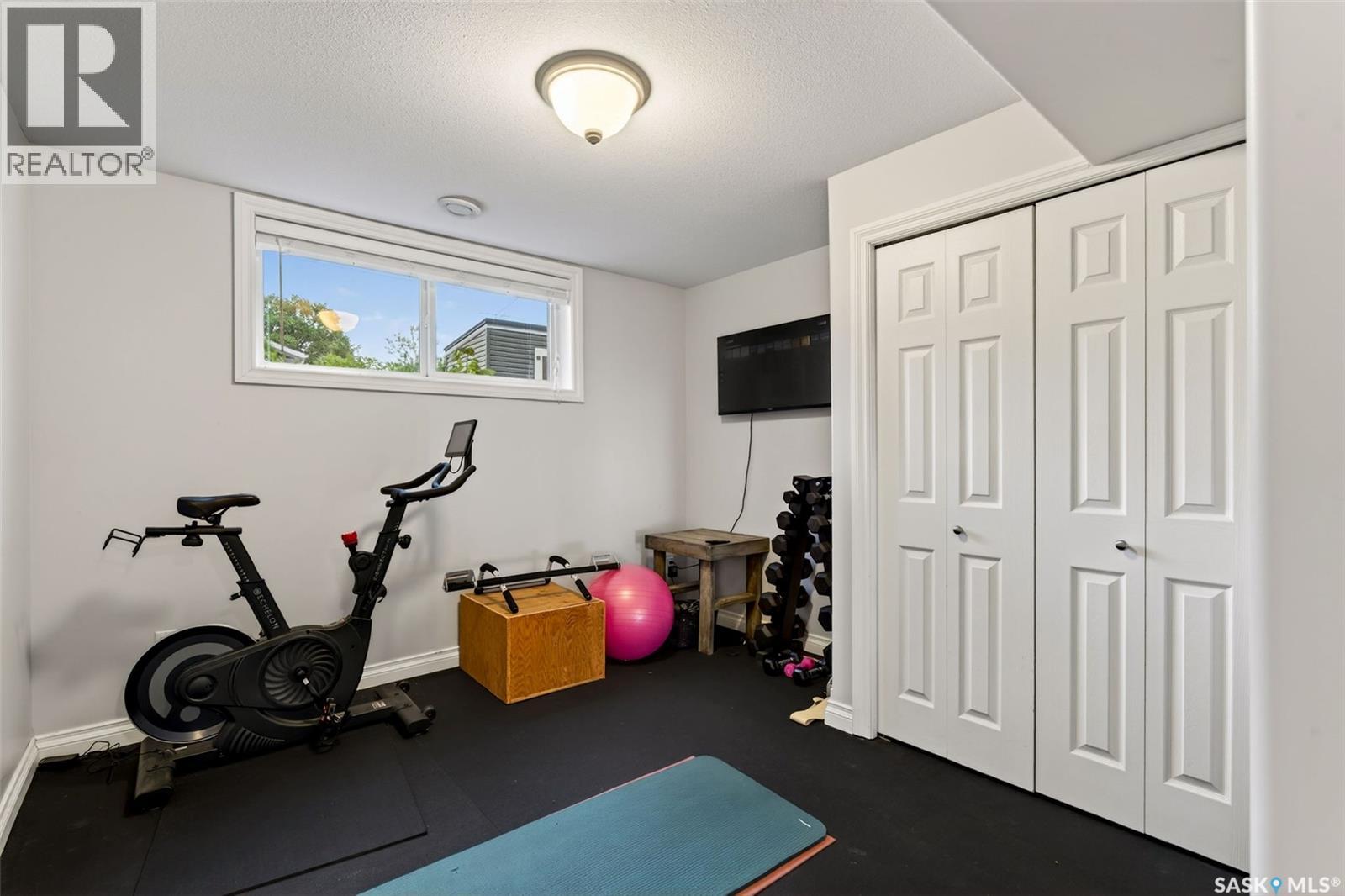 306 Burrows AVENUE E — photo 30