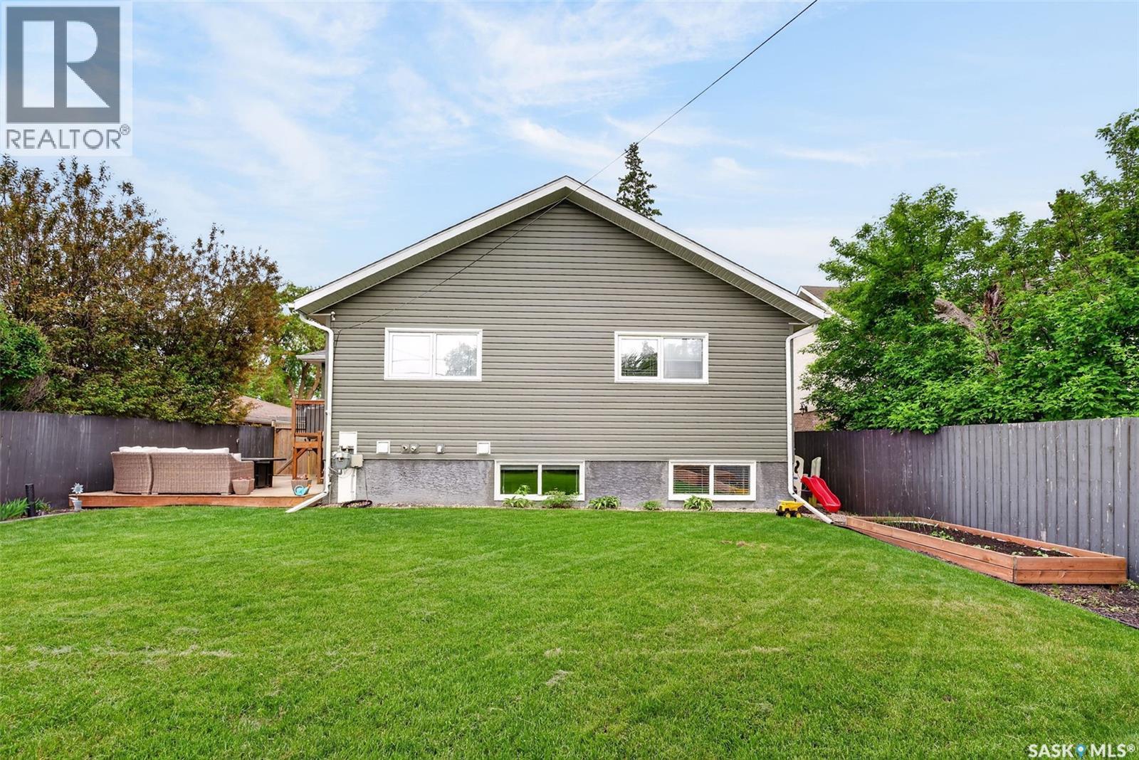306 Burrows AVENUE E — photo 39