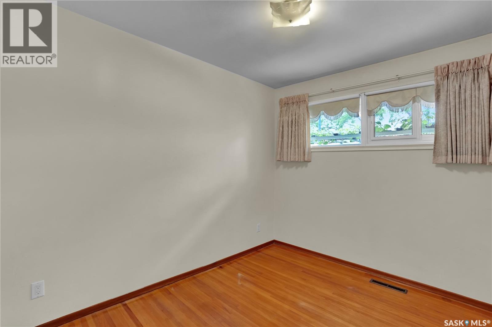 4049 Garnet STREET — photo 15