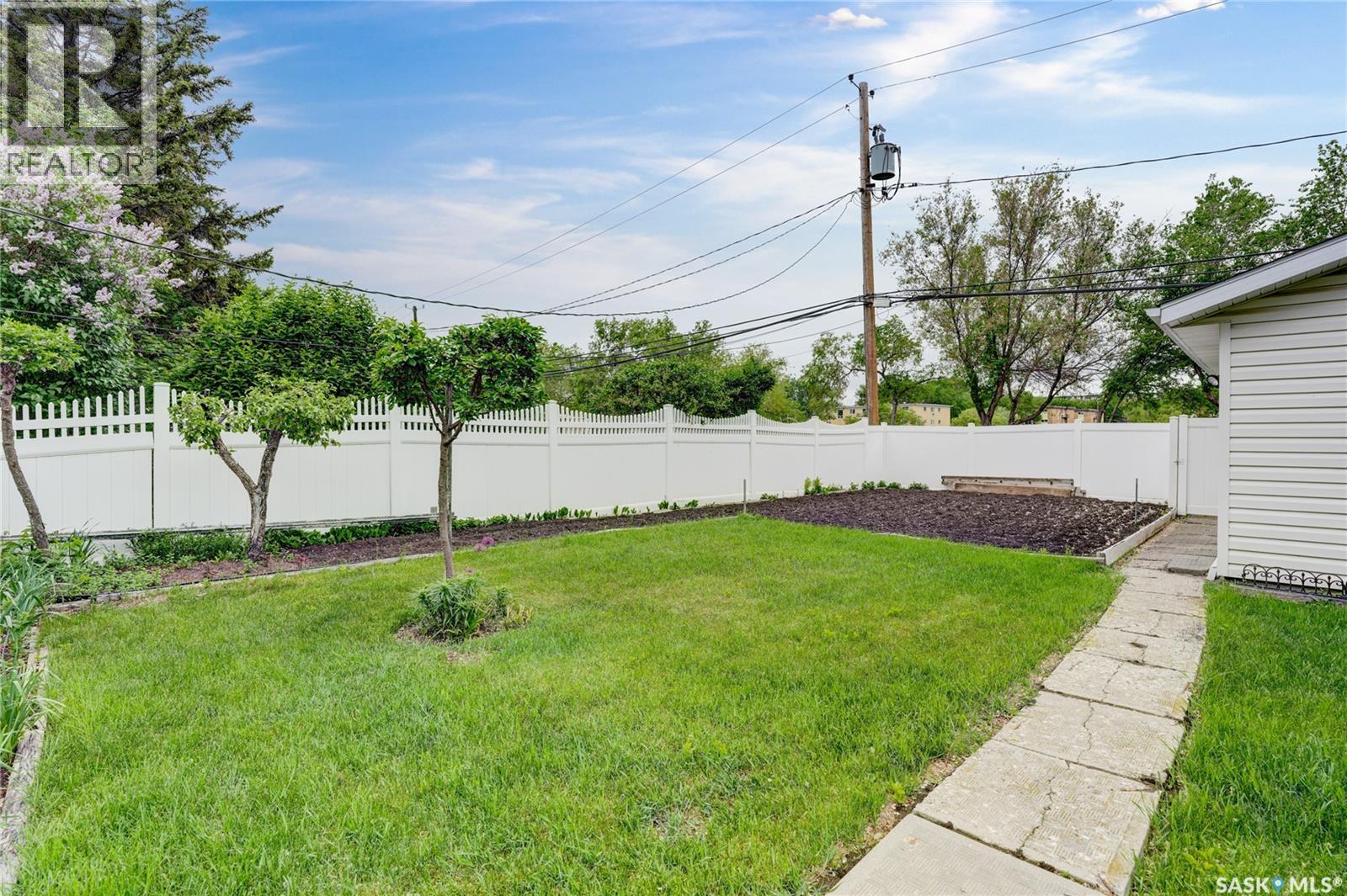 4049 Garnet STREET — photo 35