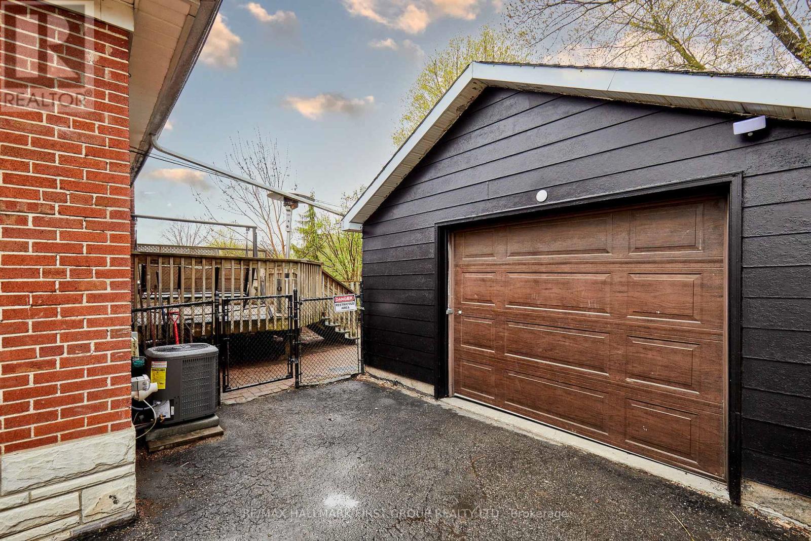 295 BALDWIN STREET - 4