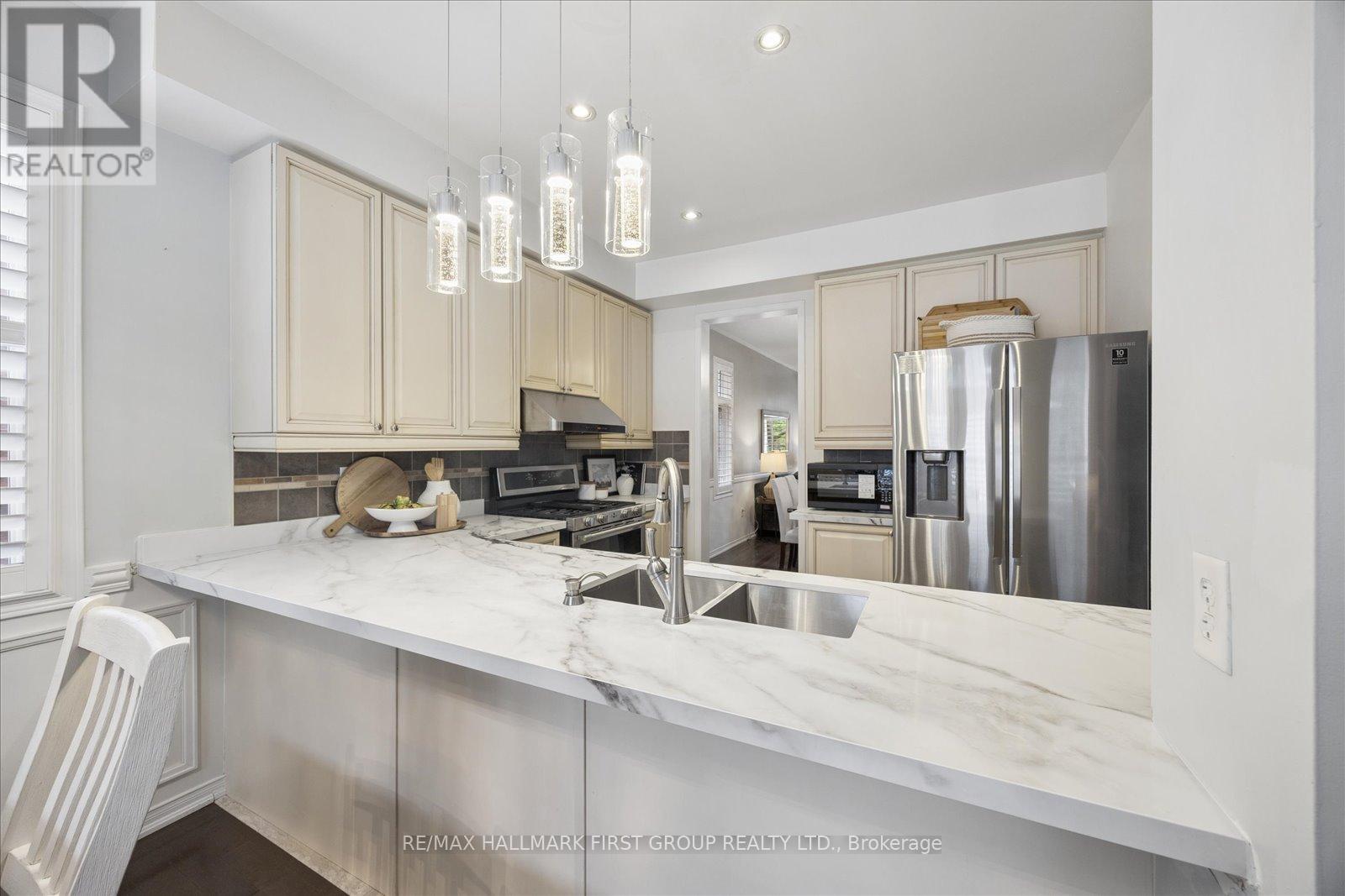 165 NORTHERN DANCER DRIVE - 6