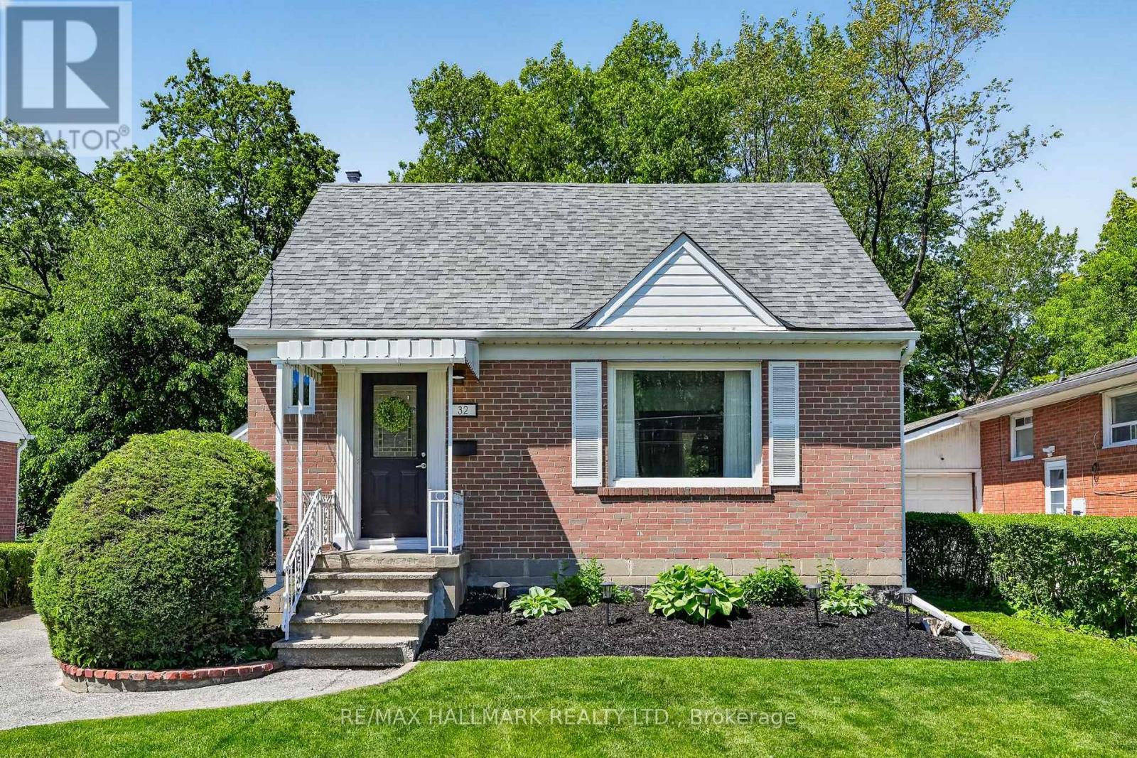 Listing photo of 32 ROCKWOOD DRIVE
