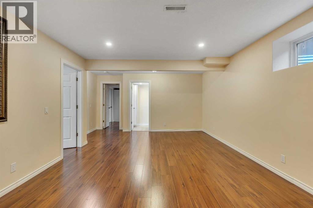25 Silverado Skies Drive SW — photo 40
