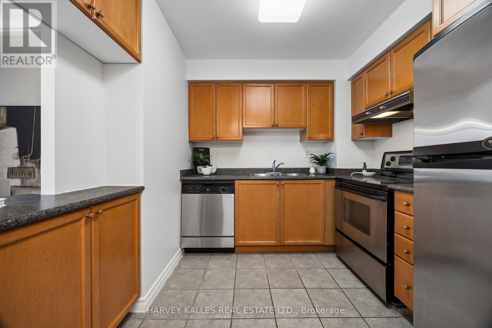 #302 745 NEW WESTMINSTER DRIVE - 19