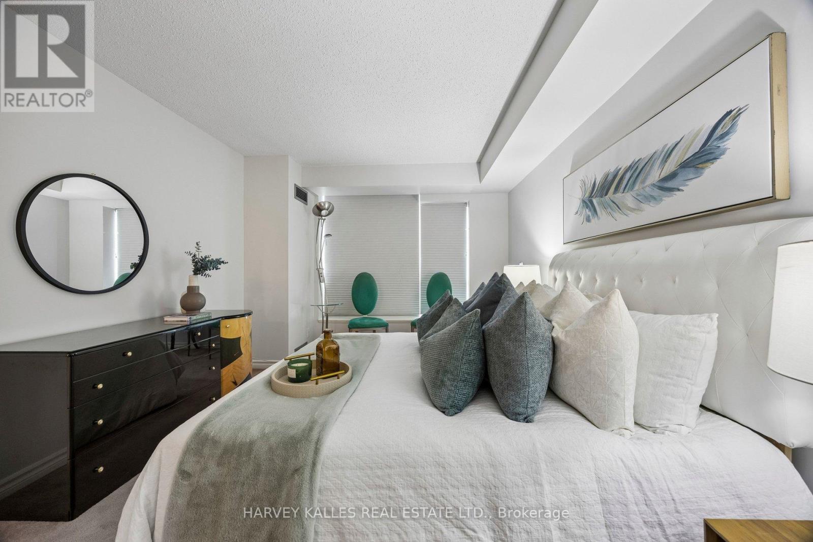 #302 745 NEW WESTMINSTER DRIVE - 24