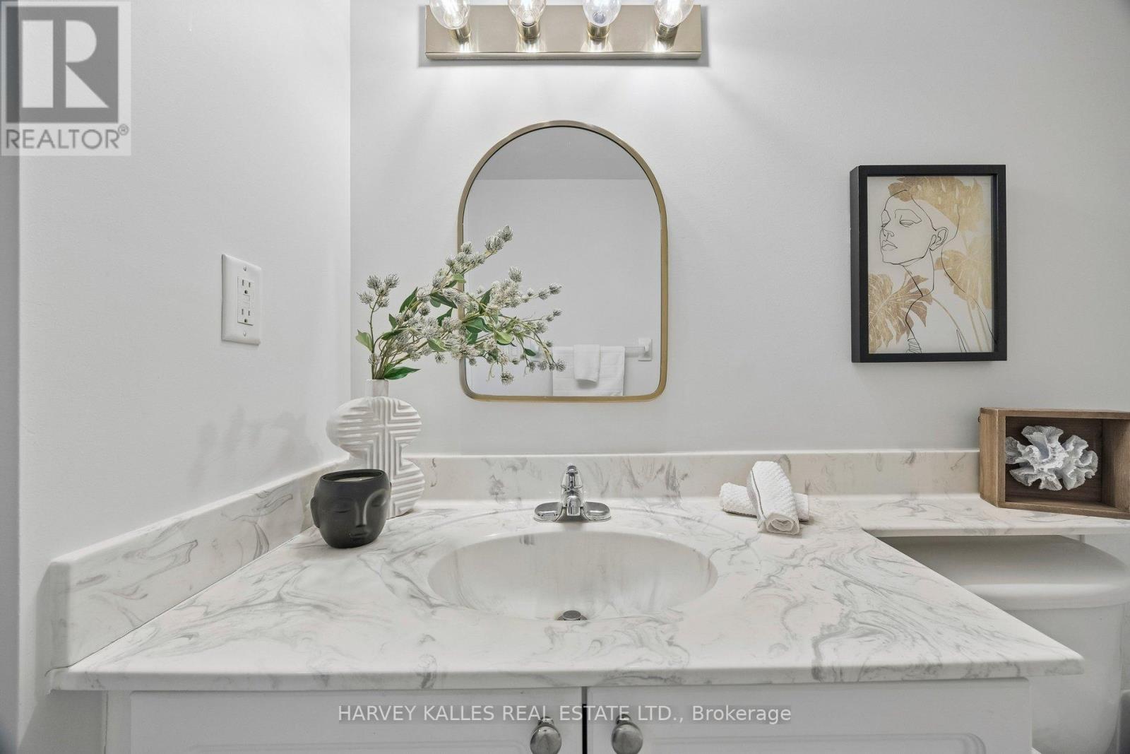#302 745 NEW WESTMINSTER DRIVE - 26