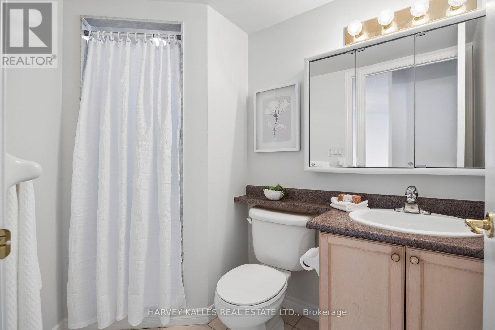 #302 745 NEW WESTMINSTER DRIVE - 31