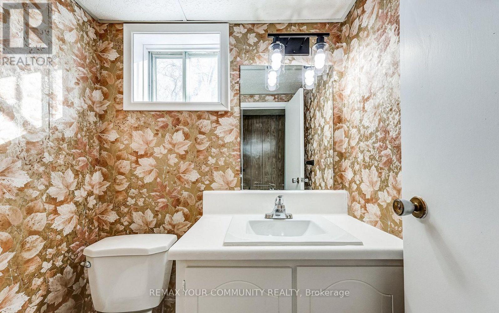 37 MACKAY DRIVE - 33