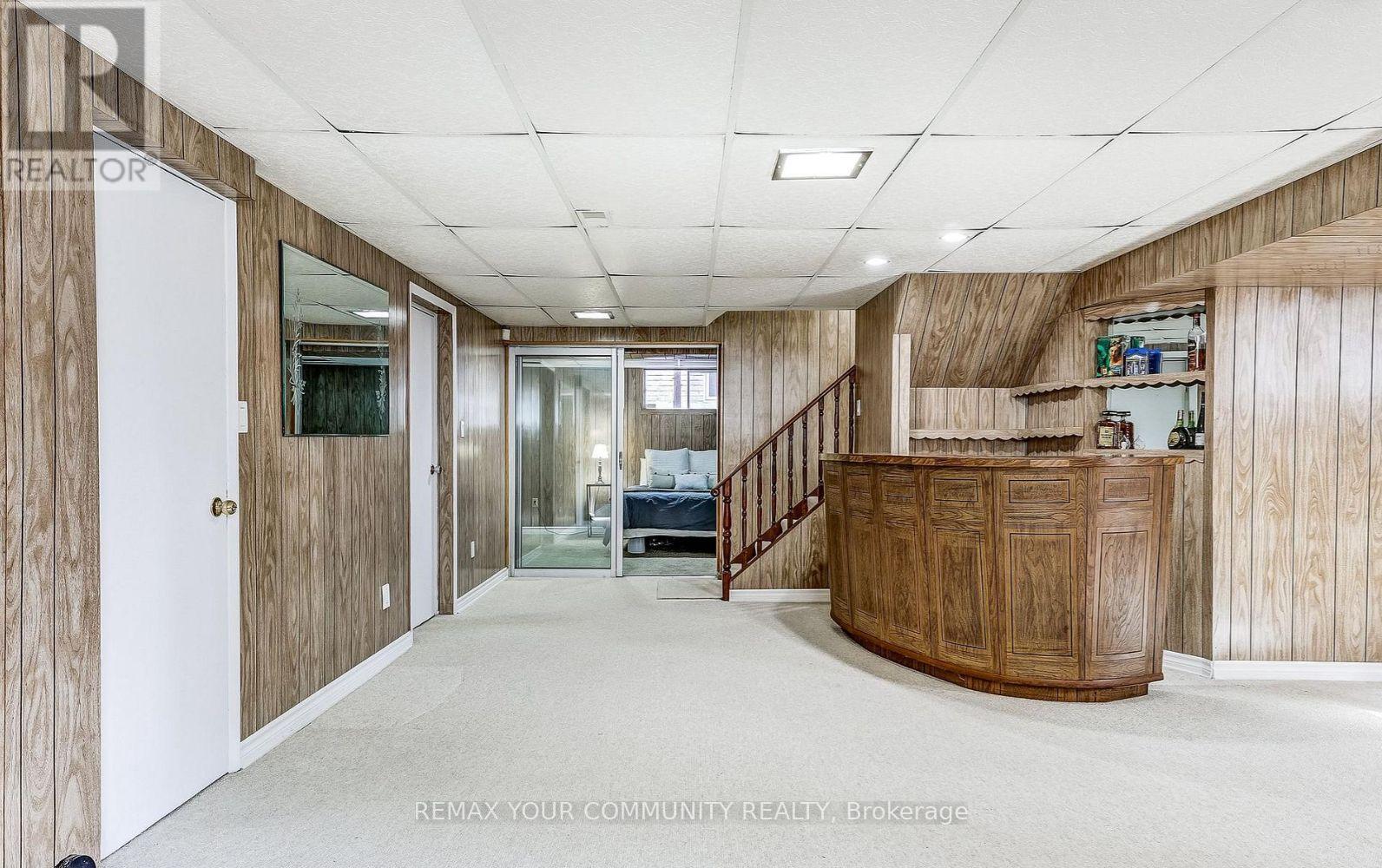 37 MACKAY DRIVE - 34