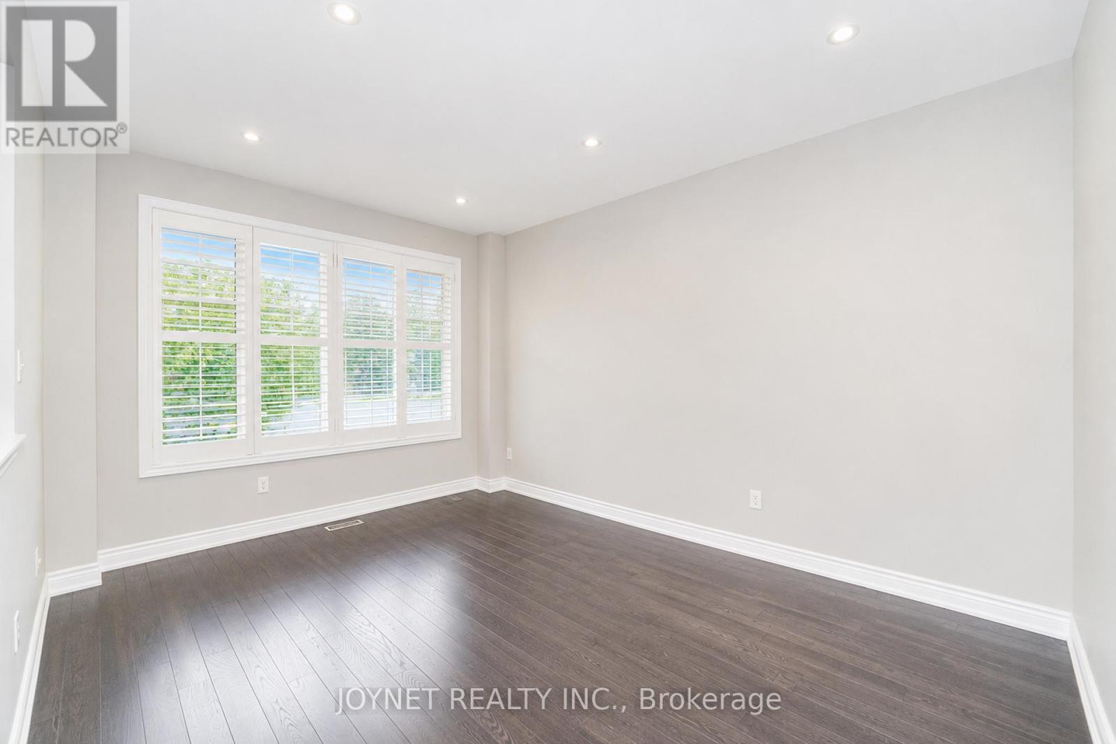 36 NEWBRIDGE AVENUE N - 13