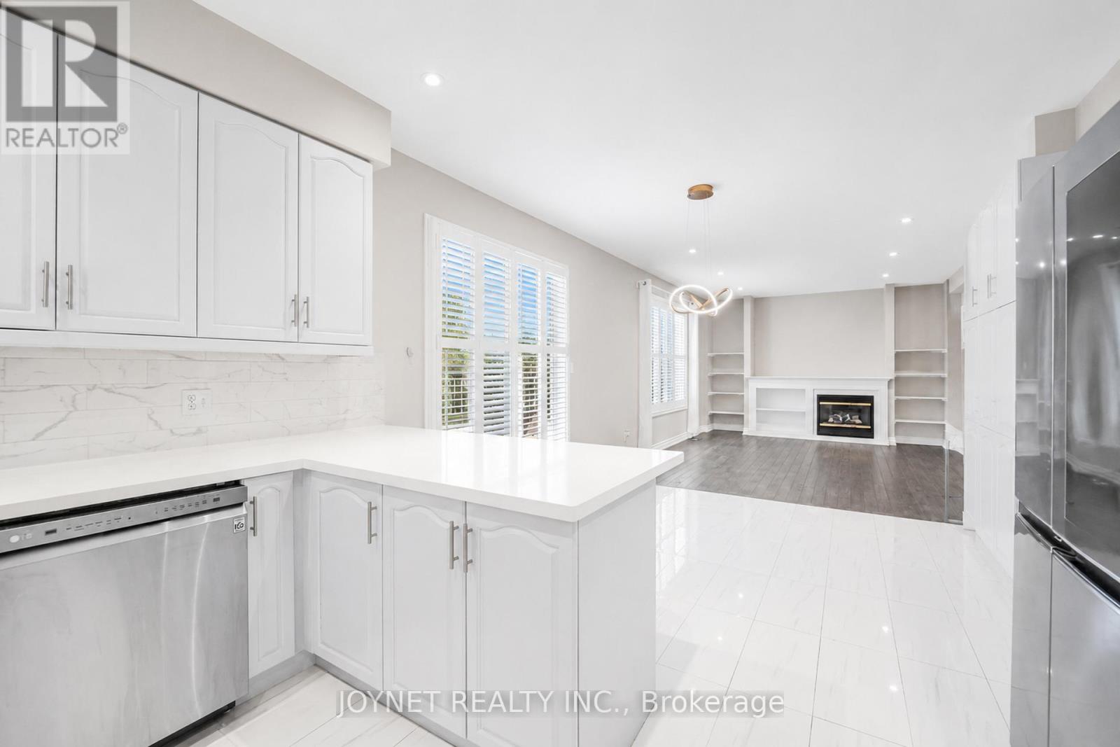 36 NEWBRIDGE AVENUE N - 17