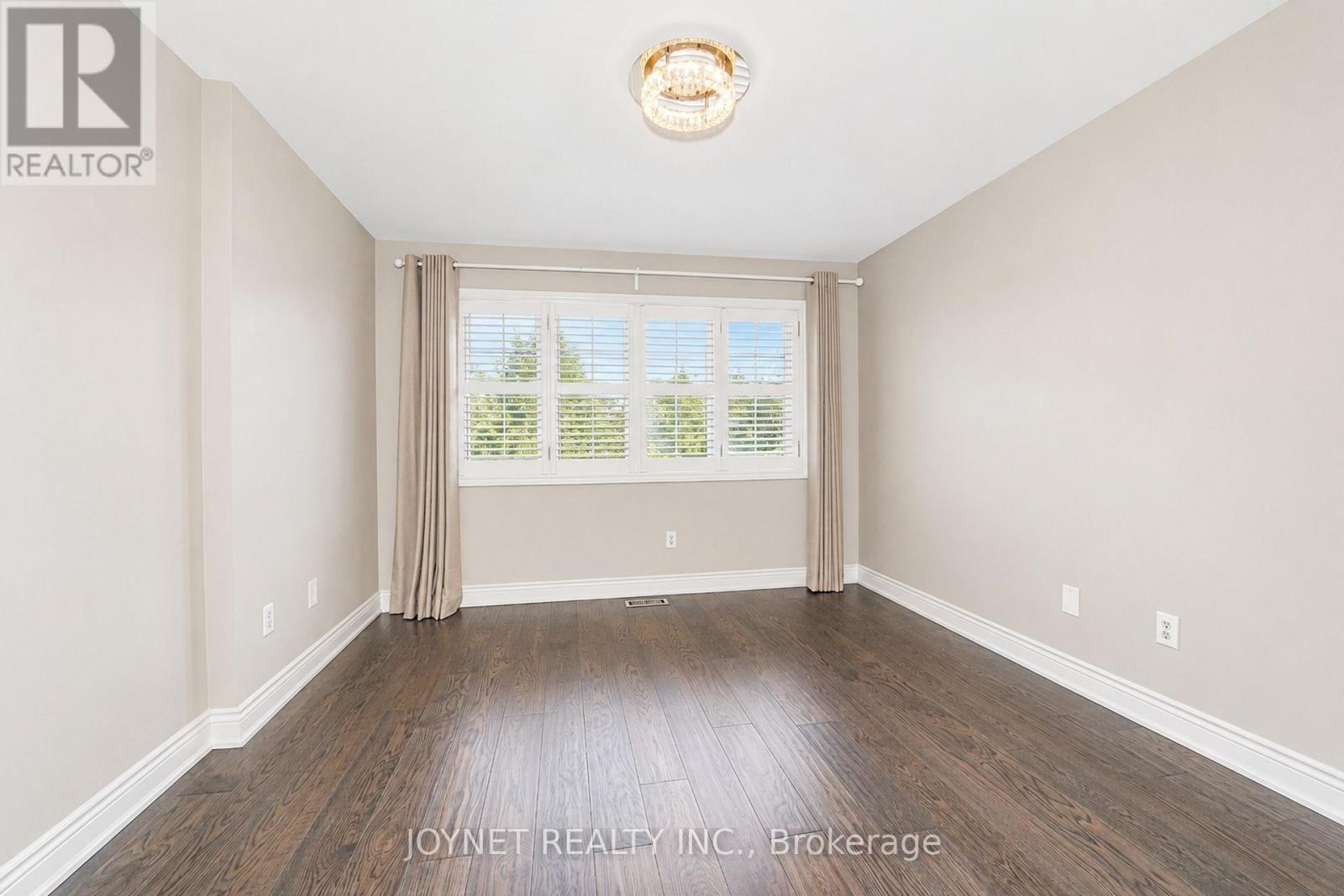 36 NEWBRIDGE AVENUE N - 21