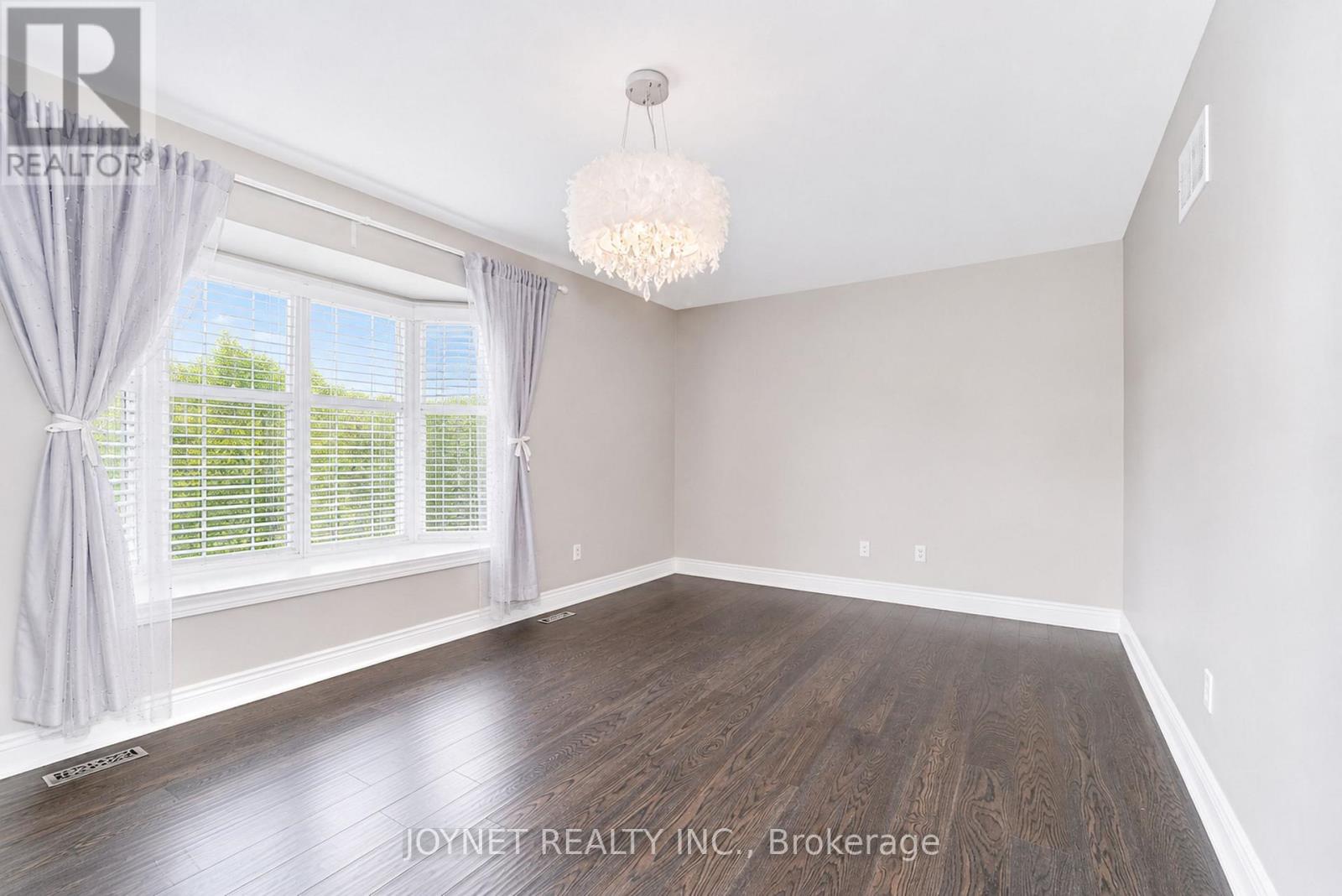 36 NEWBRIDGE AVENUE N - 24