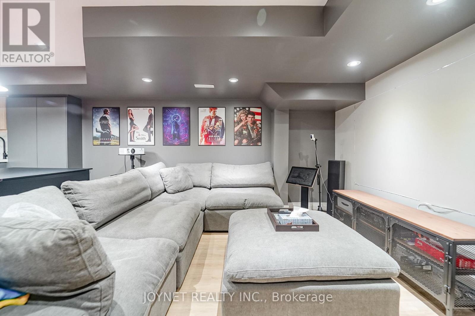 36 NEWBRIDGE AVENUE N - 32
