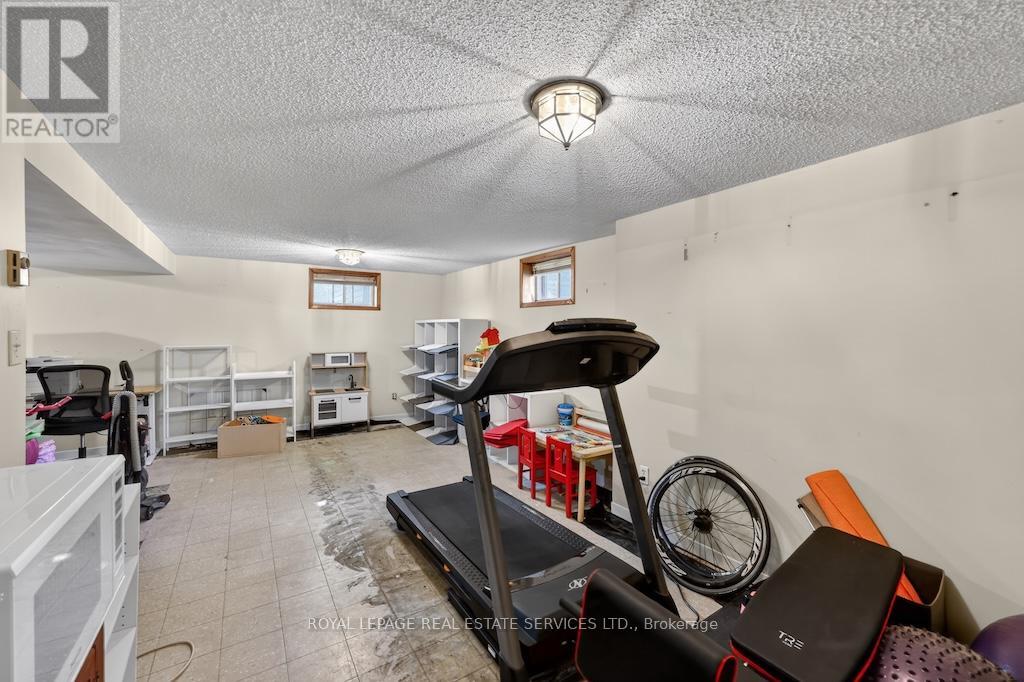 211 MCCREA DRIVE - 16