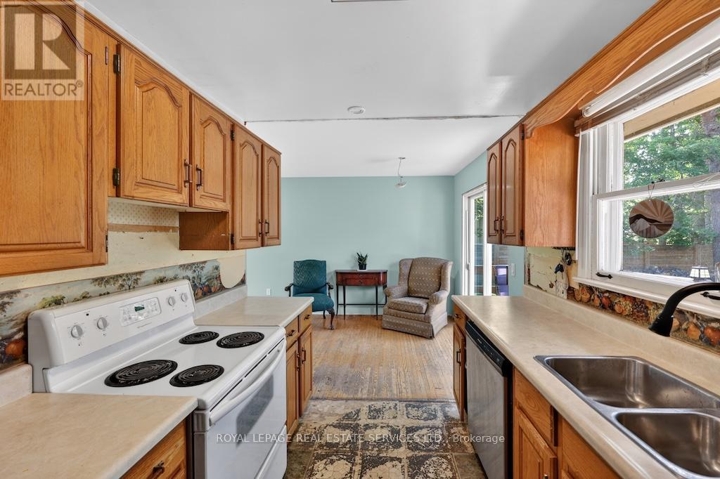 211 MCCREA DRIVE - 3