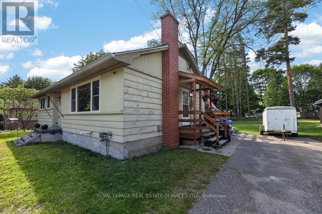 211 MCCREA DRIVE - 32