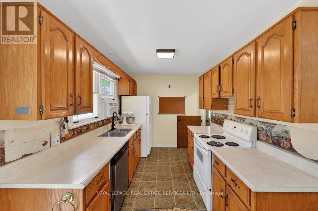 211 MCCREA DRIVE - 4