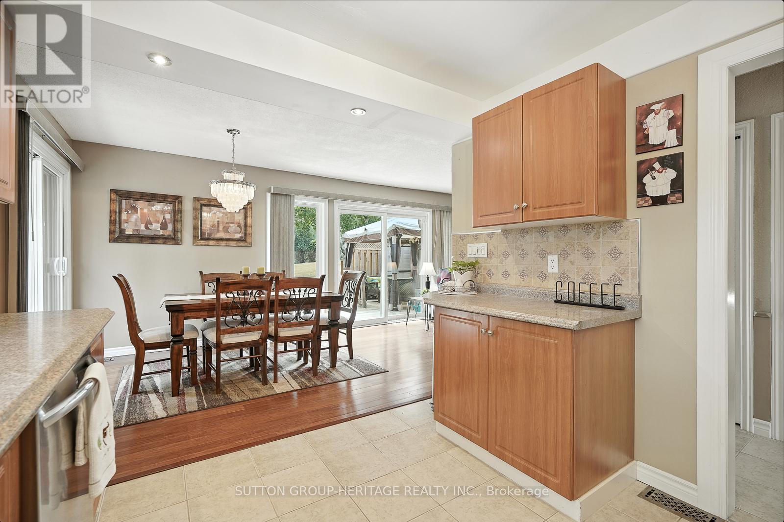 184 PIRATES GLEN DRIVE - 13