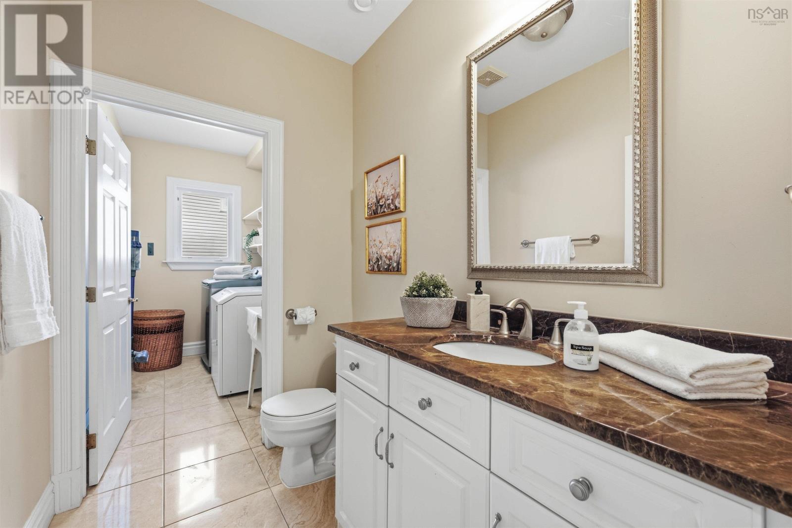 Property 21 of 43 of 65 Roxbury Crescent