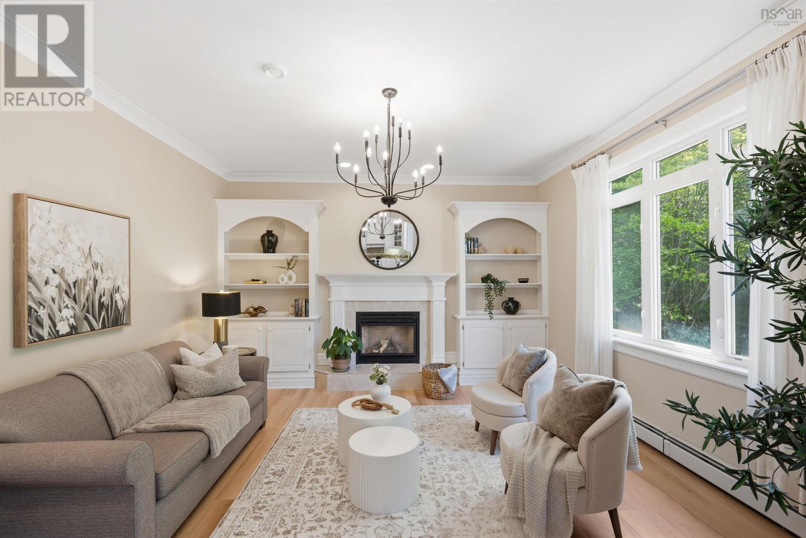 Property 24 of 43 of 65 Roxbury Crescent