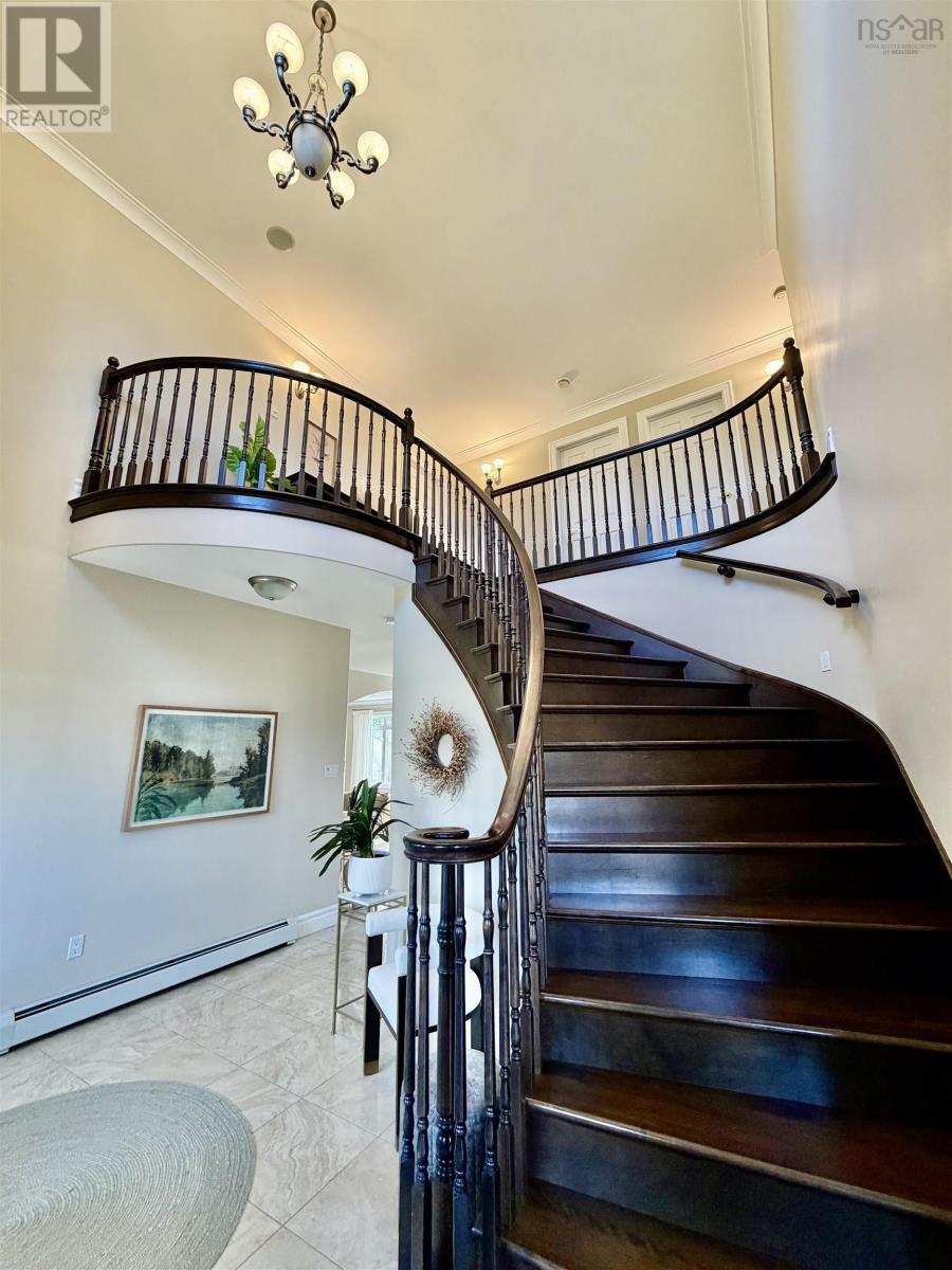 Property 4 of 43 of 65 Roxbury Crescent