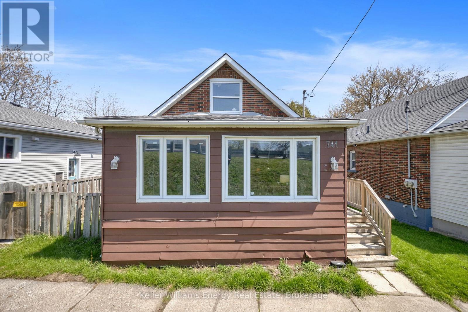 741 RITSON ROAD S - 1