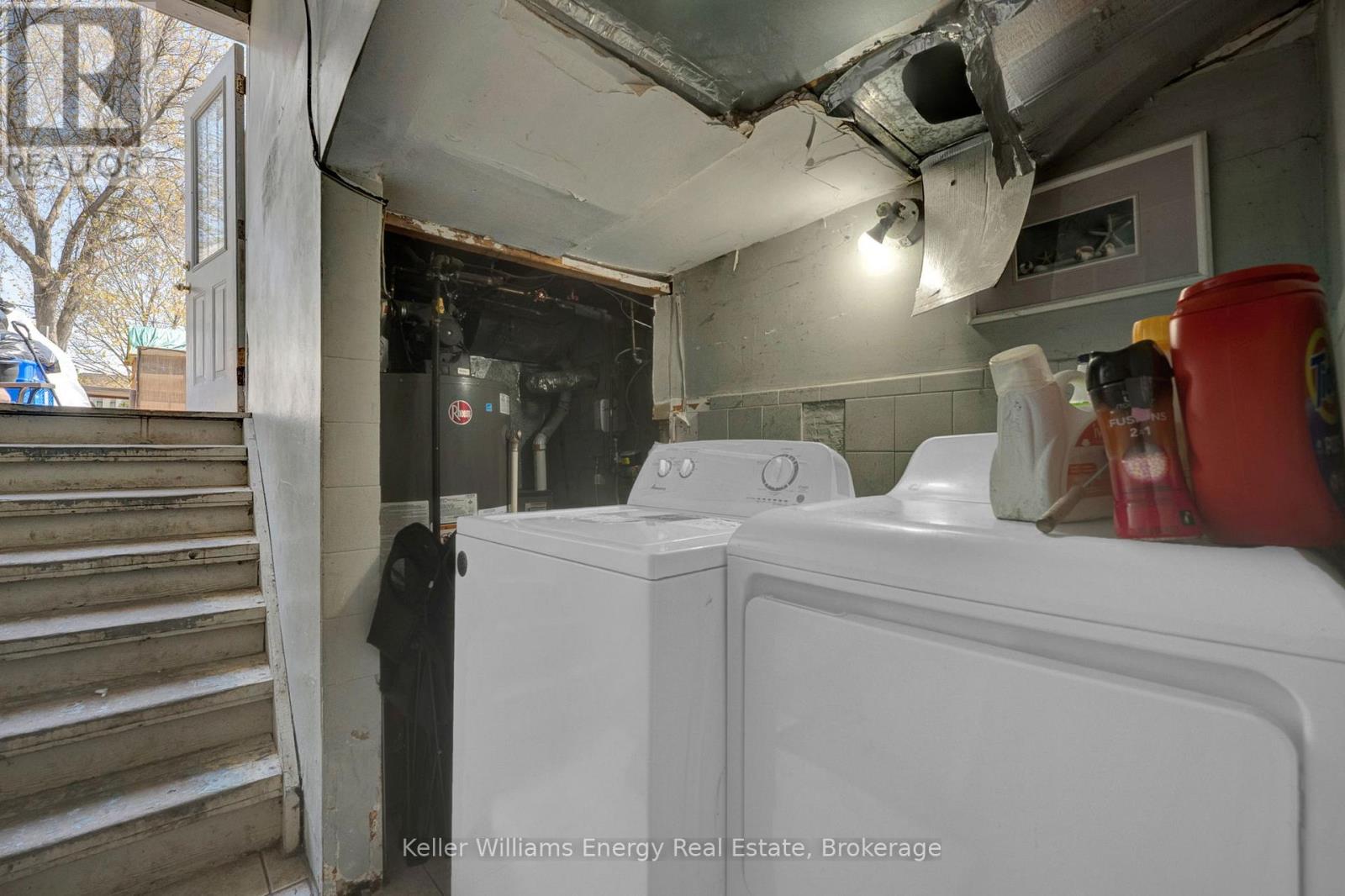 741 RITSON ROAD S - 21
