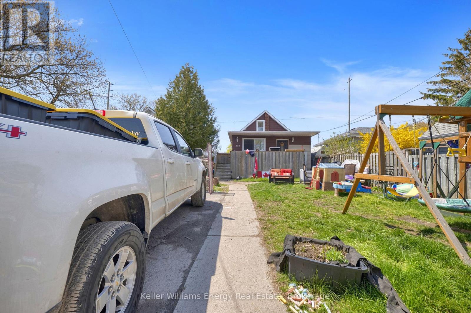 741 RITSON ROAD S - 36