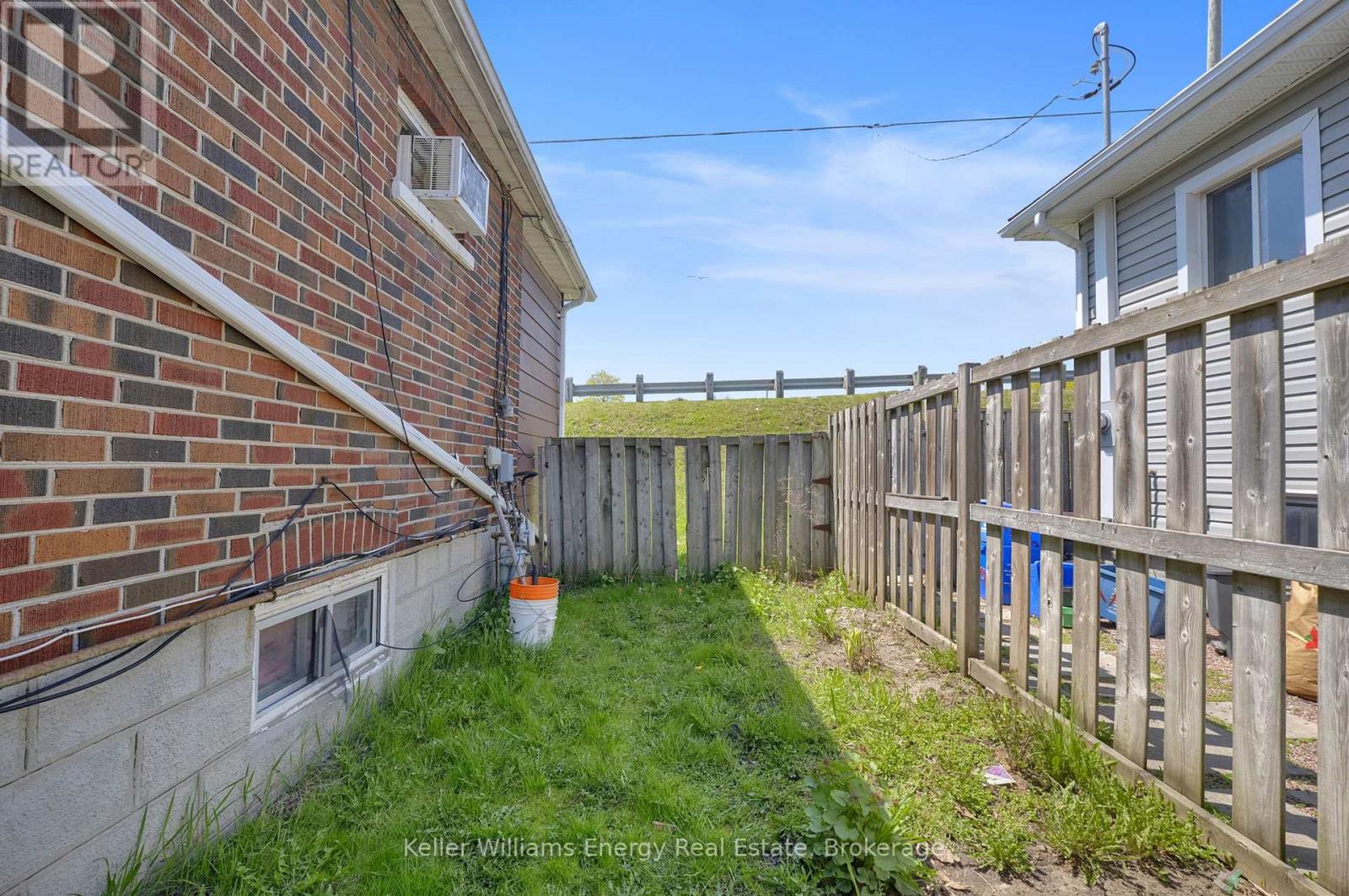 741 RITSON ROAD S - 45