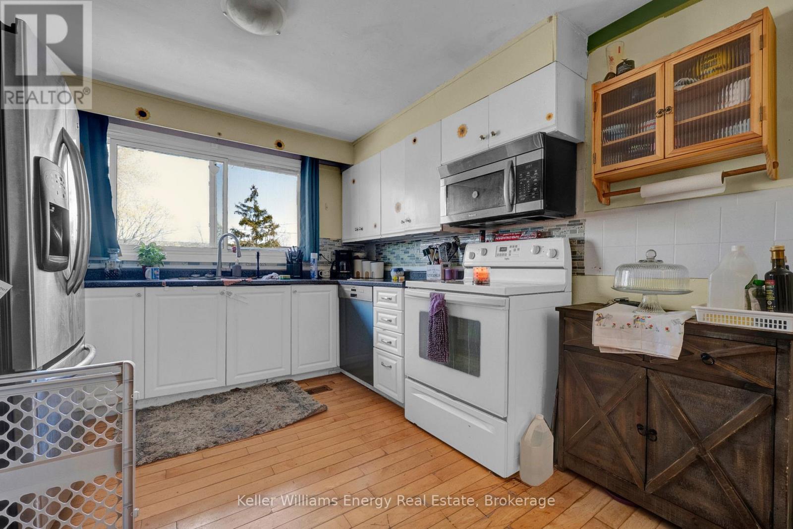 741 RITSON ROAD S - 5