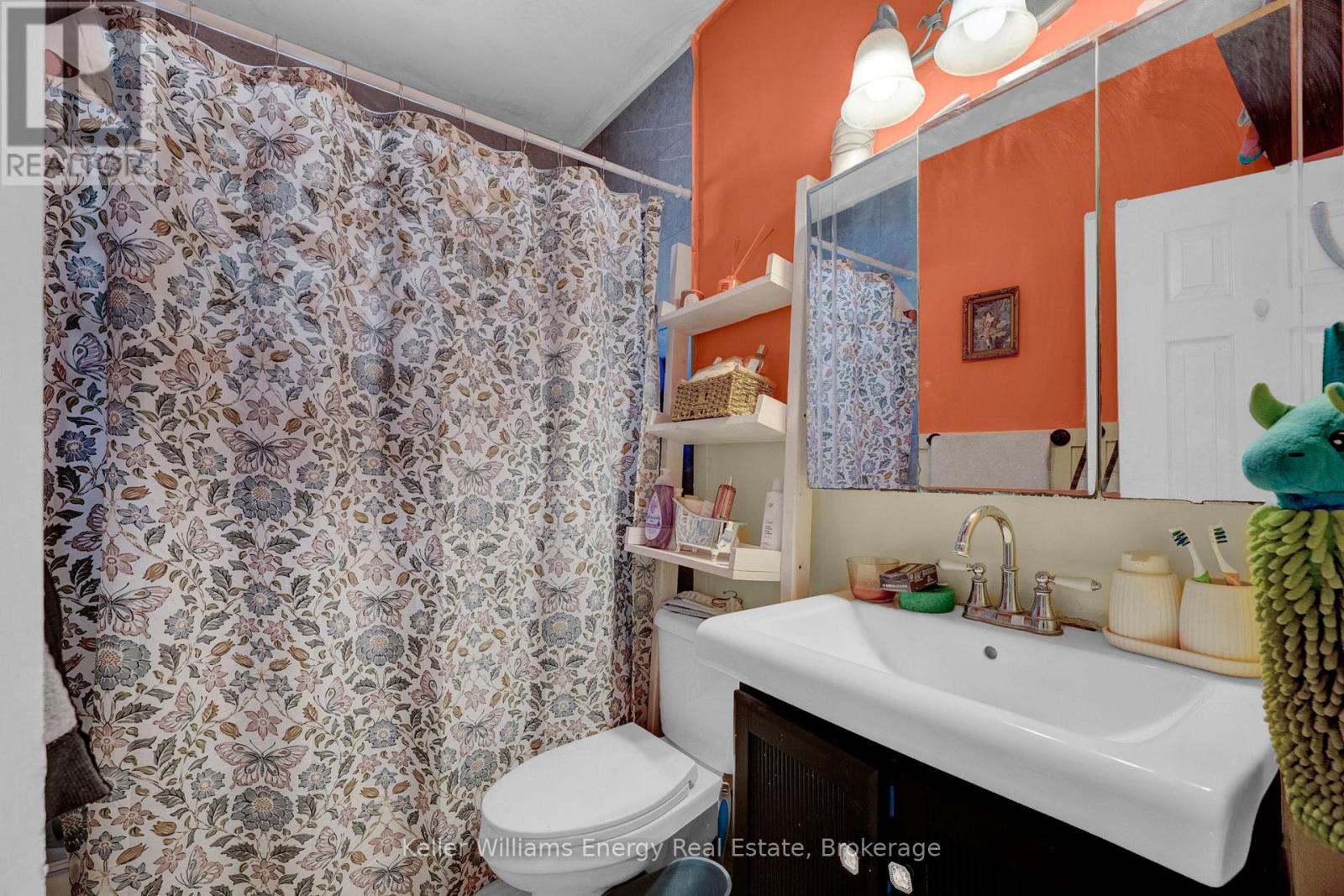 741 RITSON ROAD S - 8