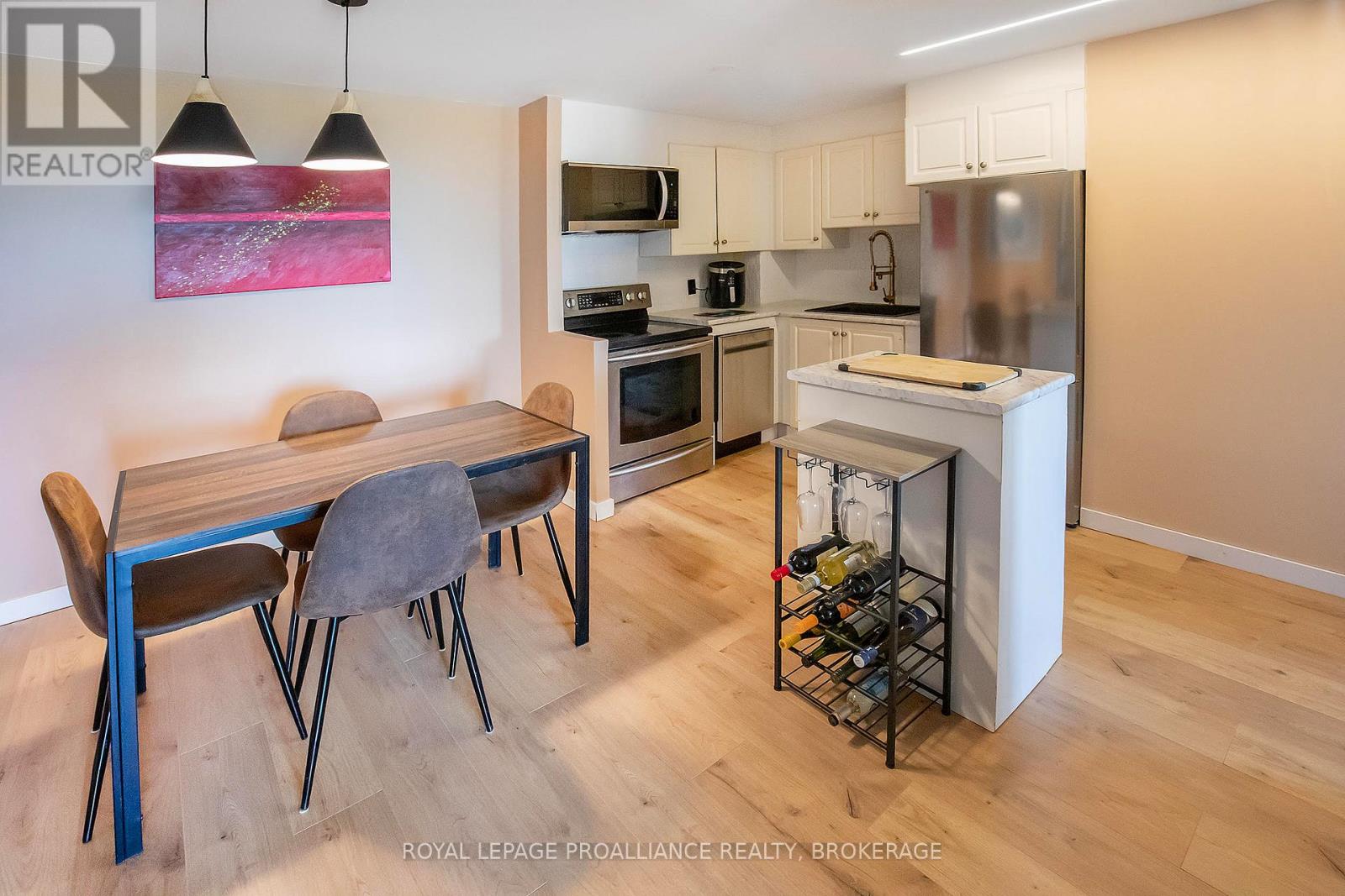 #411 120 BARRETT COURT - 10