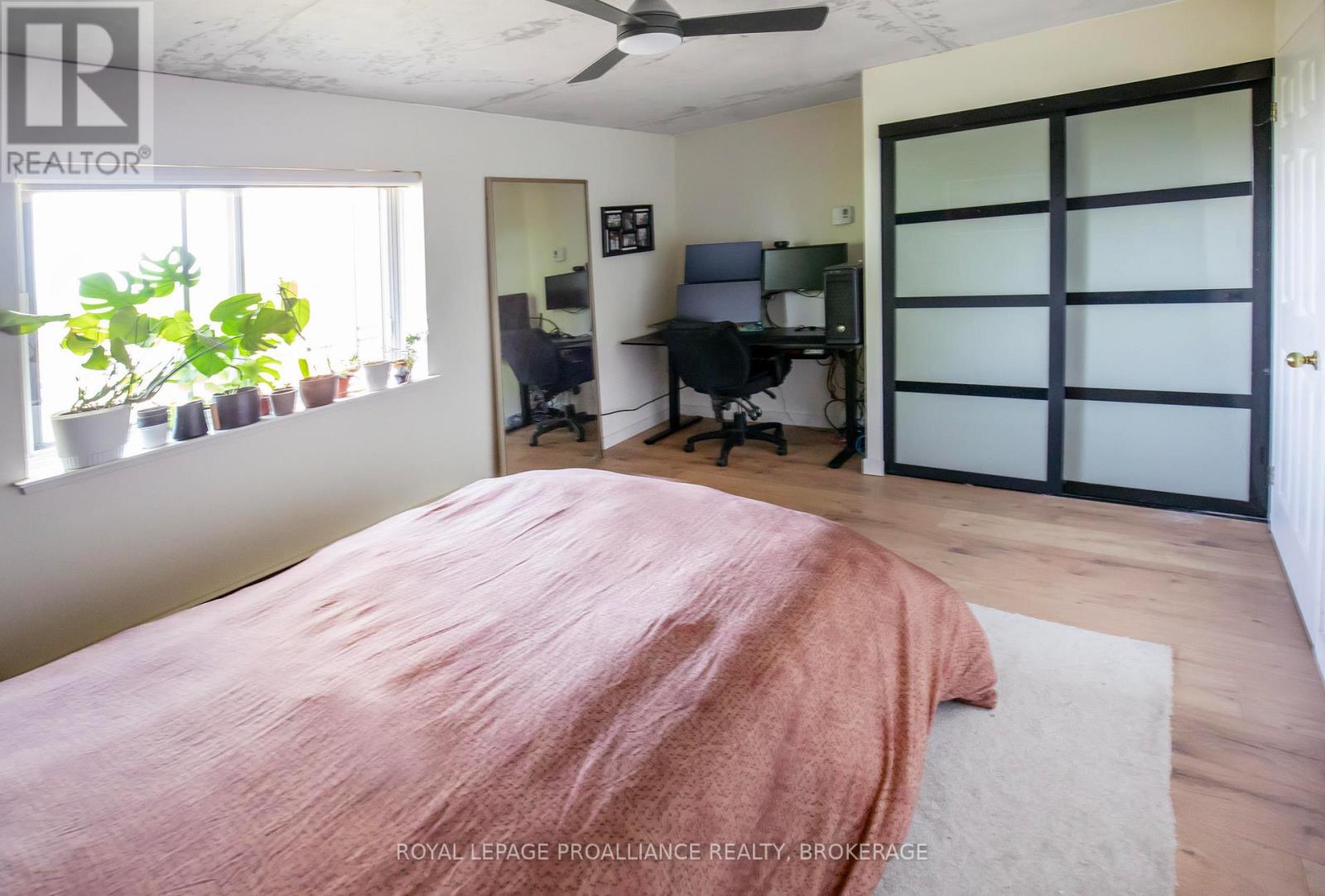 #411 120 BARRETT COURT - 13