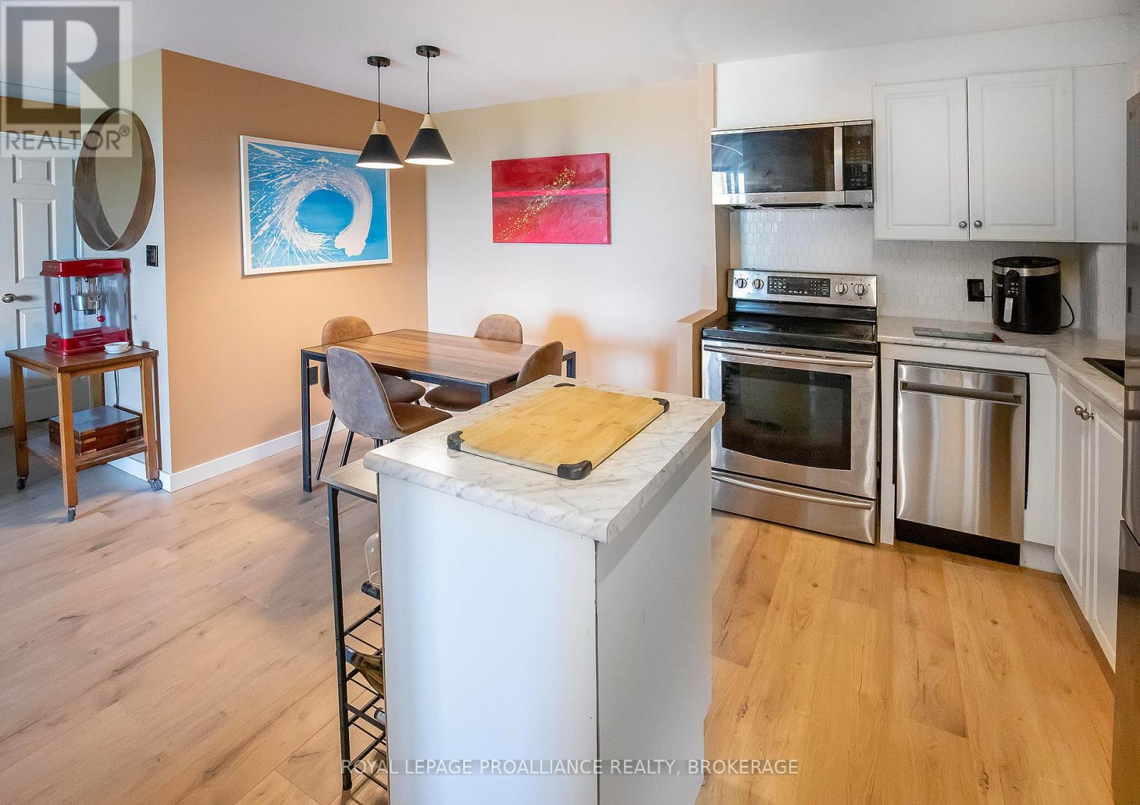 #411 120 BARRETT COURT - 8