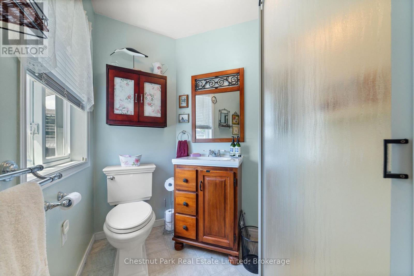 20 MONROE COURT - 24