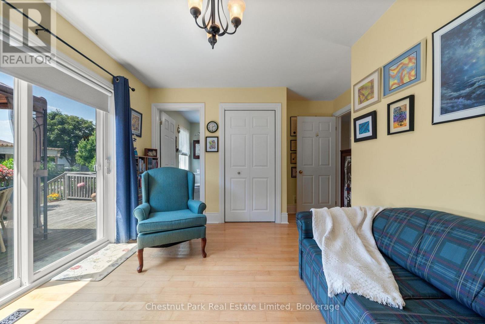 20 MONROE COURT - 26