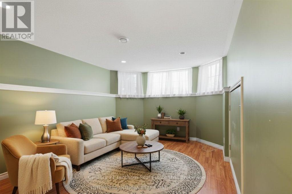 6 CHISHOLM SQUARE - 11