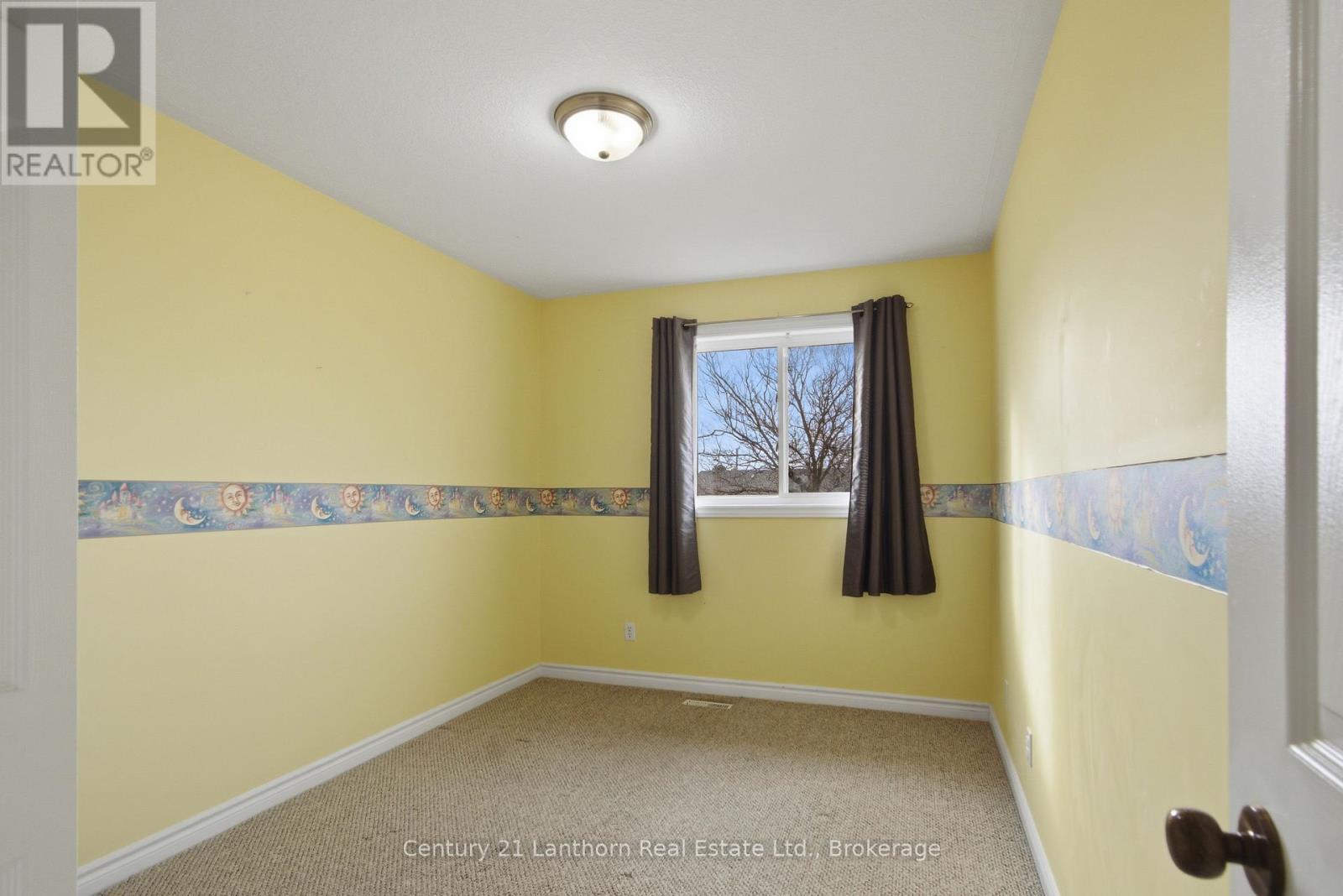 6 CHISHOLM SQUARE - 14