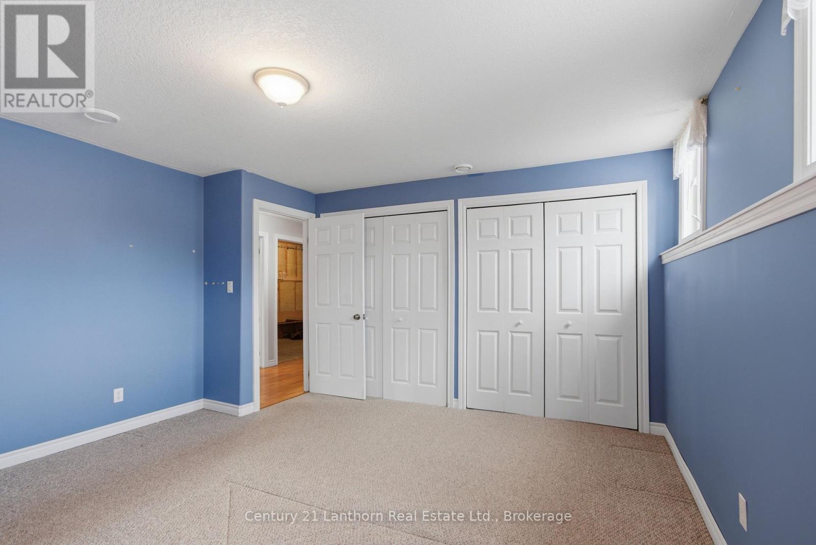 6 CHISHOLM SQUARE - 19