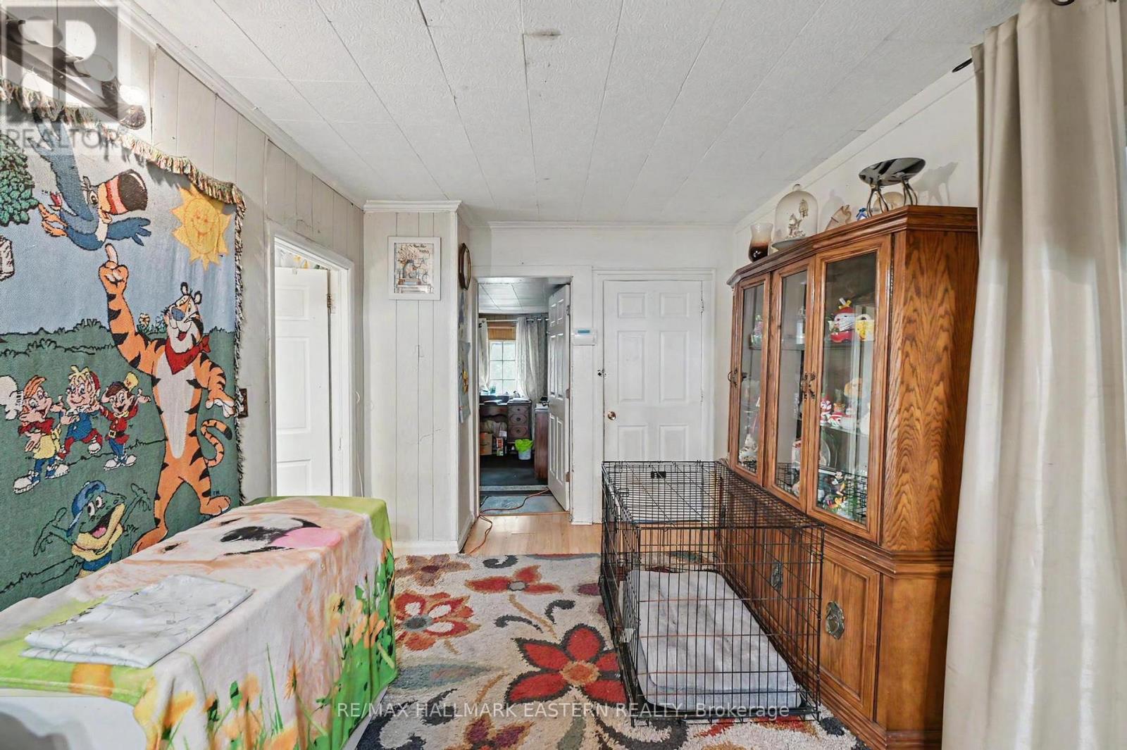 16 HOLLOWAY STREET - 11
