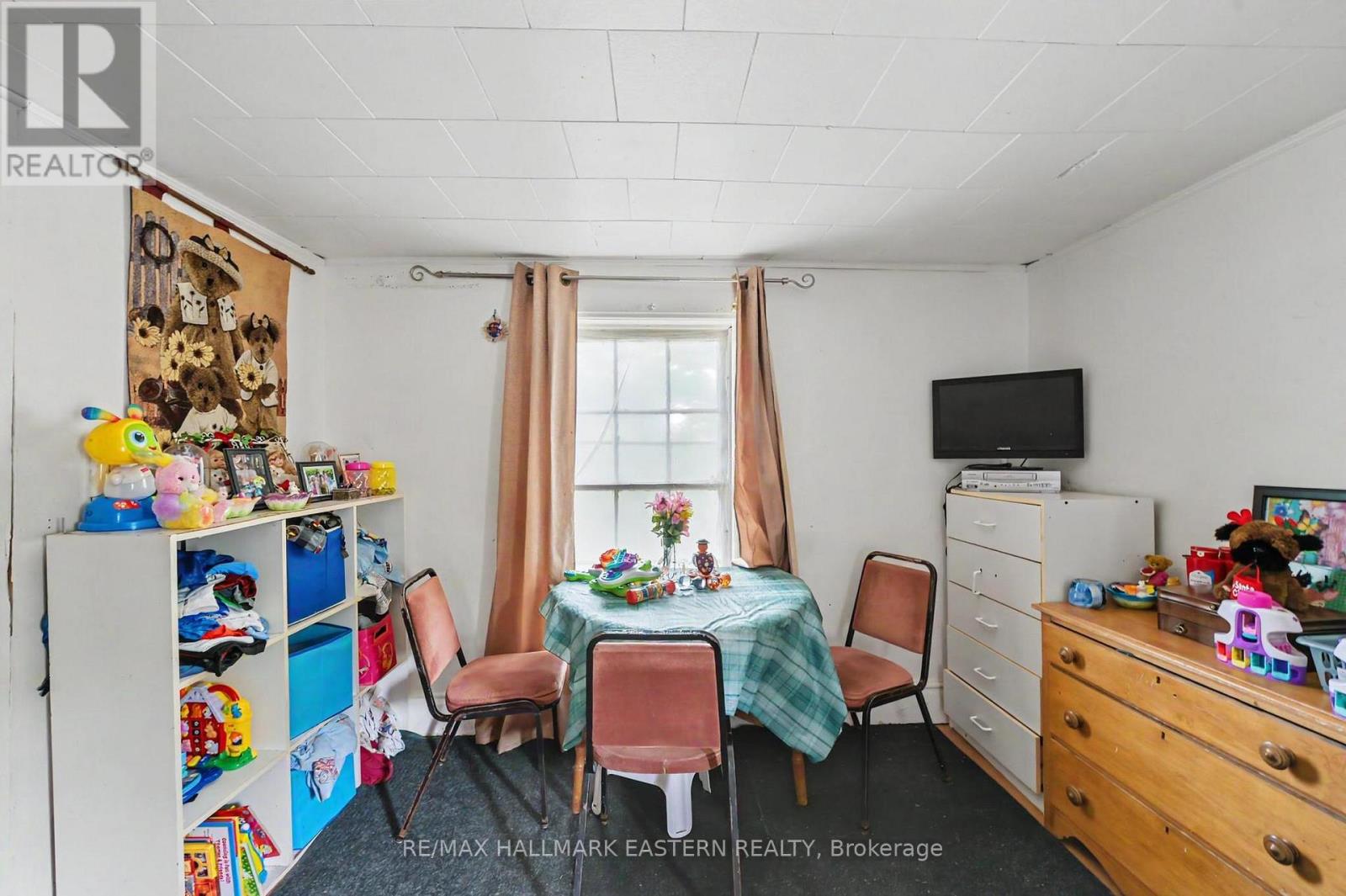 16 HOLLOWAY STREET - 23