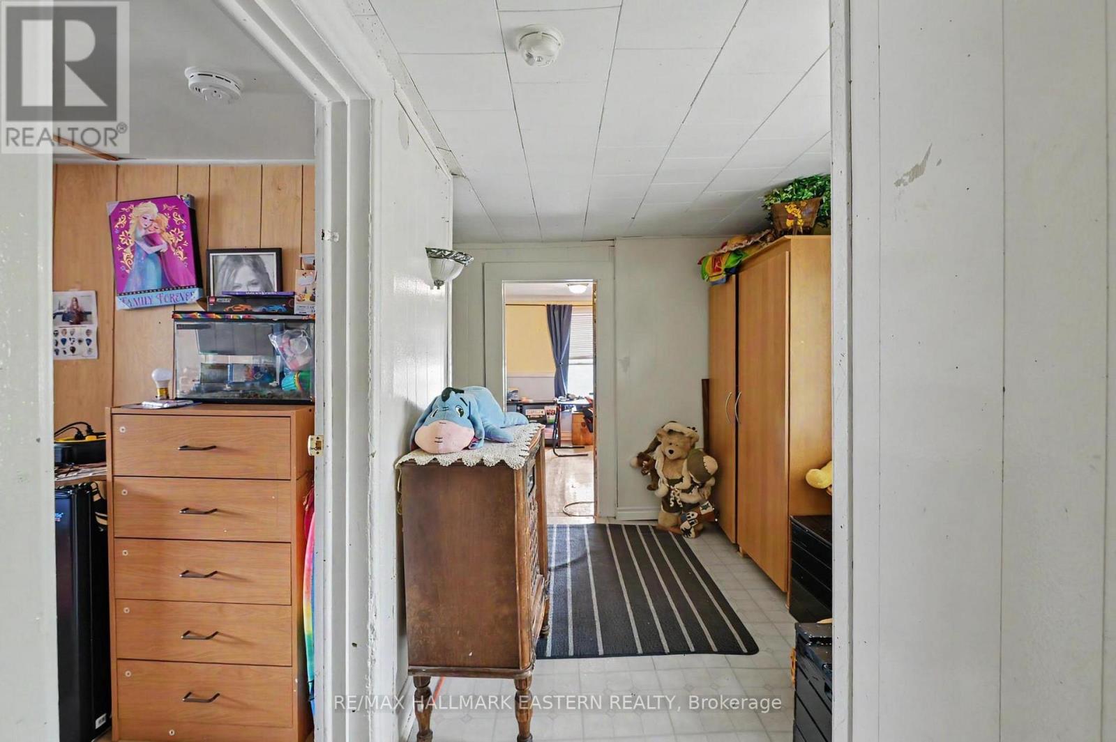 16 HOLLOWAY STREET - 26