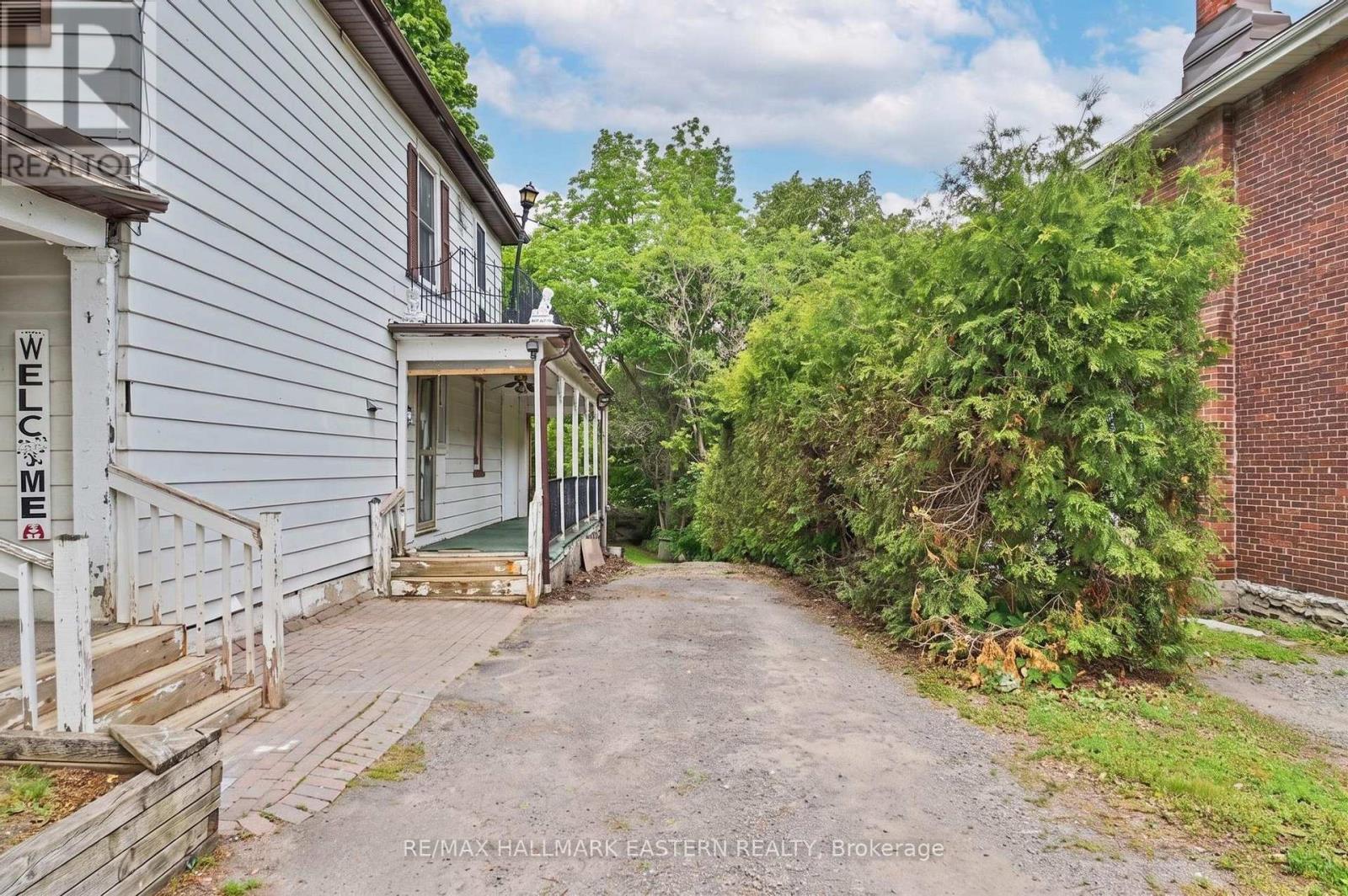 16 HOLLOWAY STREET - 4