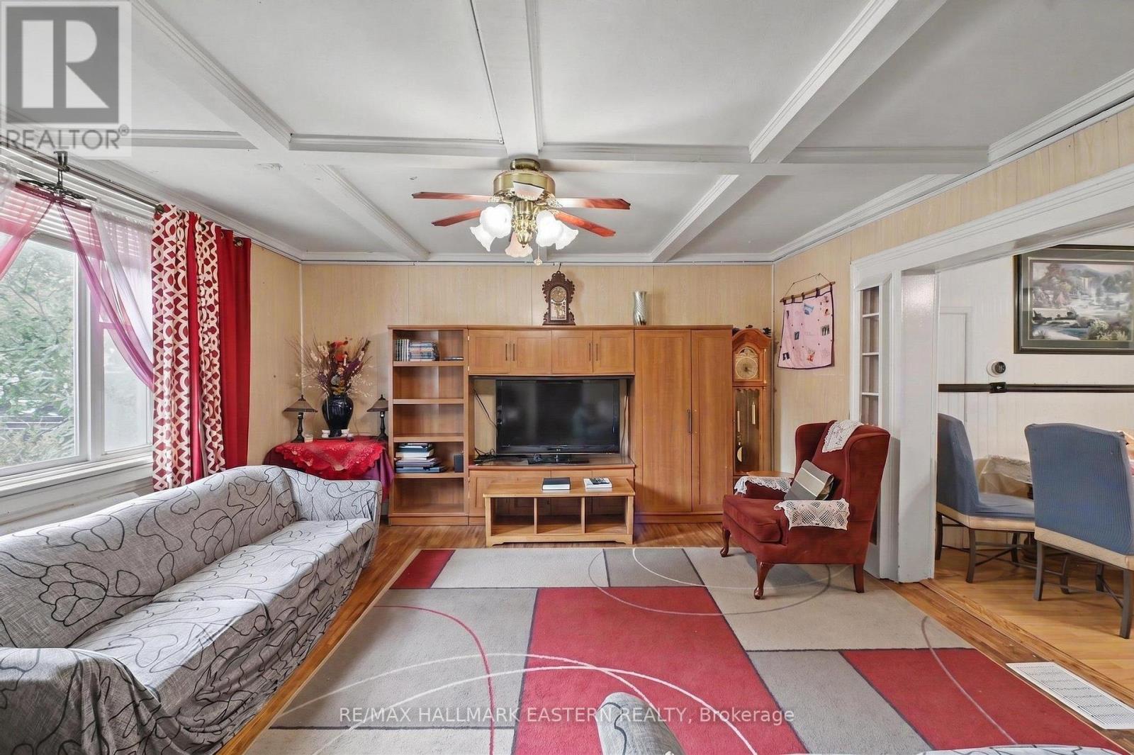 16 HOLLOWAY STREET - 9
