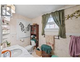 16 Holloway Street, Belleville, ON K8P1N6 Photo 13