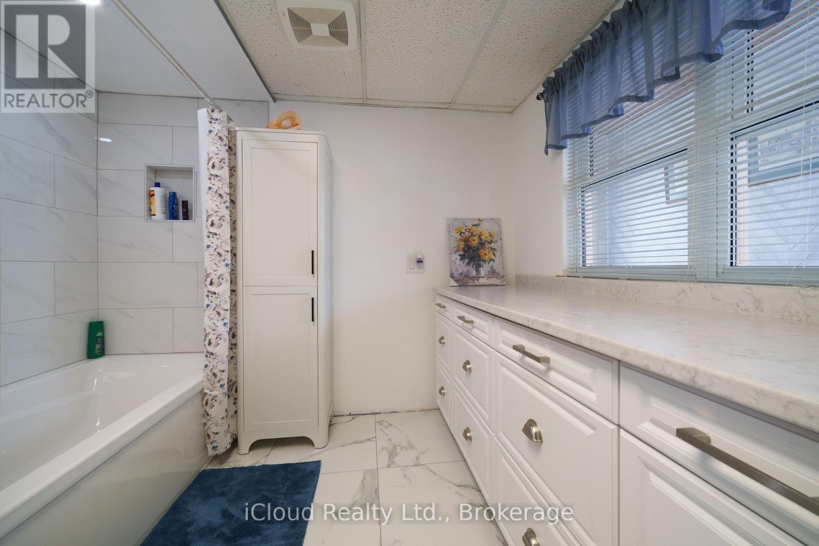 4099 NIAGARA PARKWAY - 33